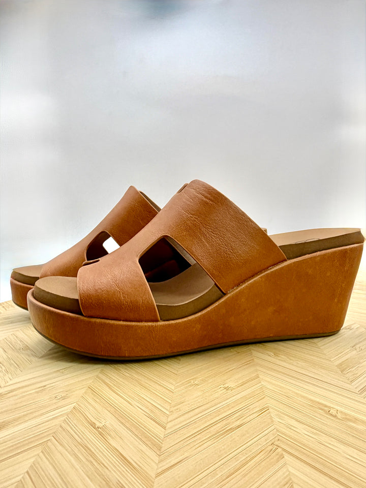 Cognac Pucker Up Wedge by Corkys