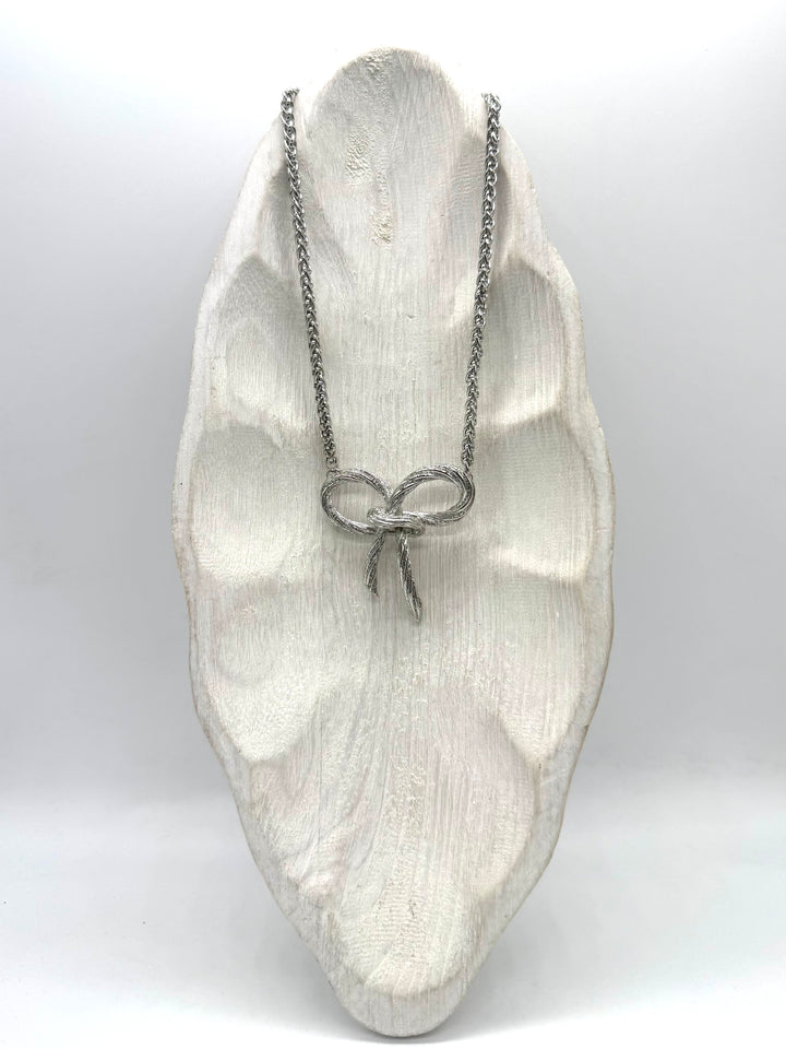Charming Bow Chunky Necklace