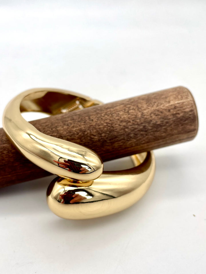 Itzel Gold Teardrop Bangle