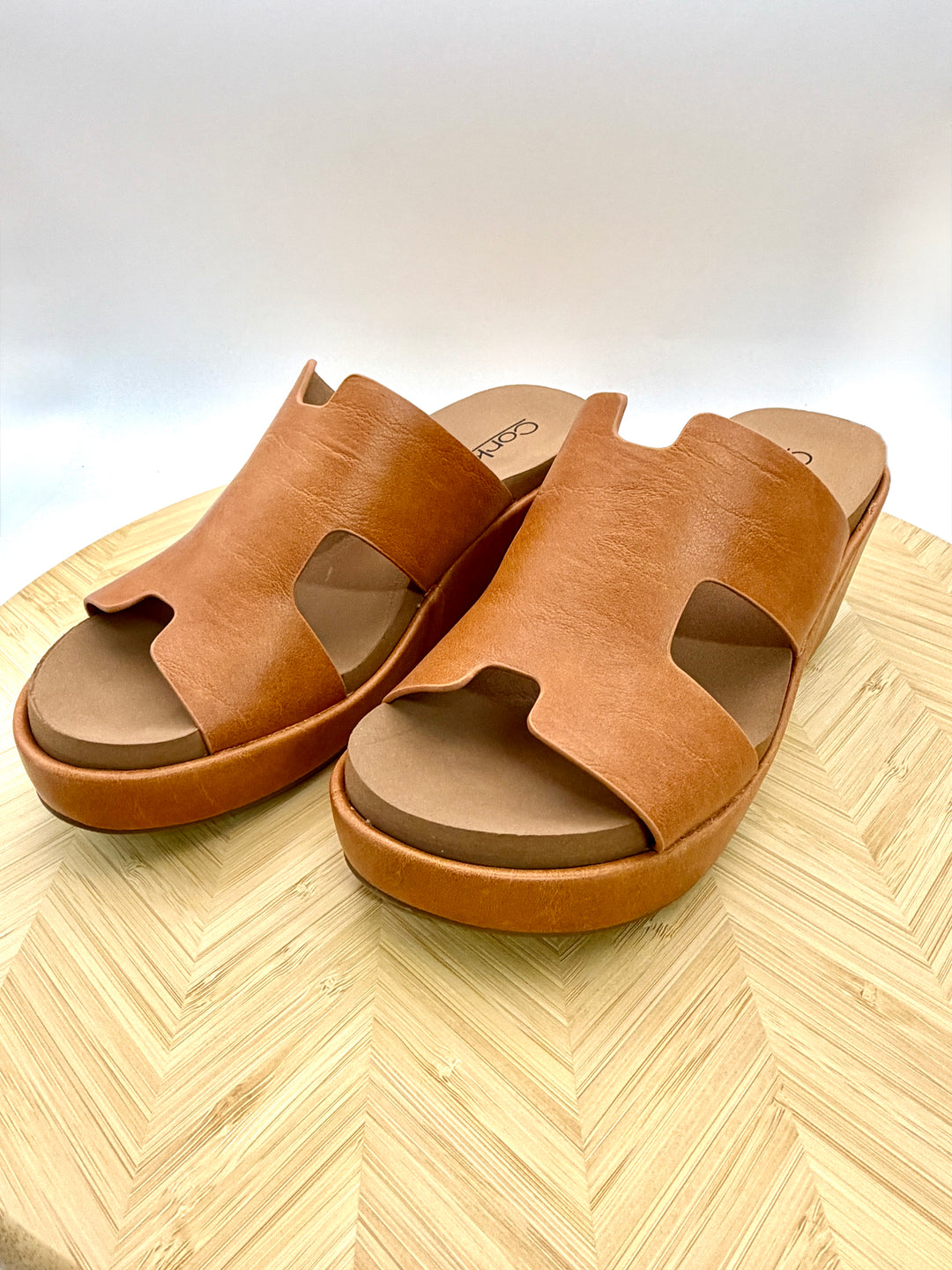 Cognac Pucker Up Wedge by Corkys