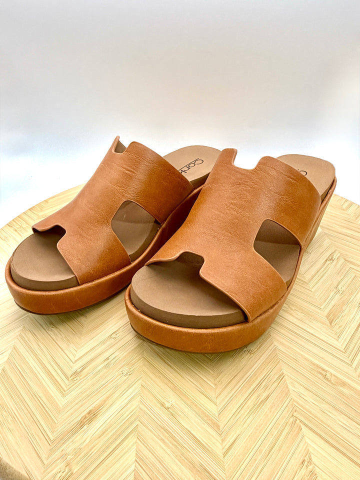Cognac Pucker Up Wedge by Corkys