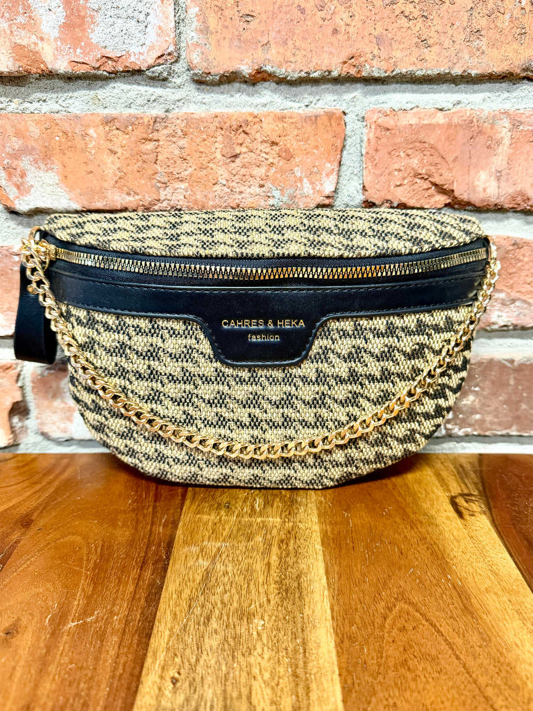 Houndstooth Chain Strap Crossbody Bag