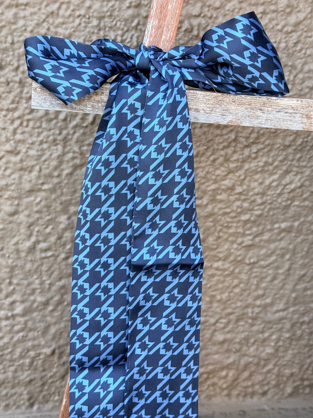 2 Fly Twilly Scarves
