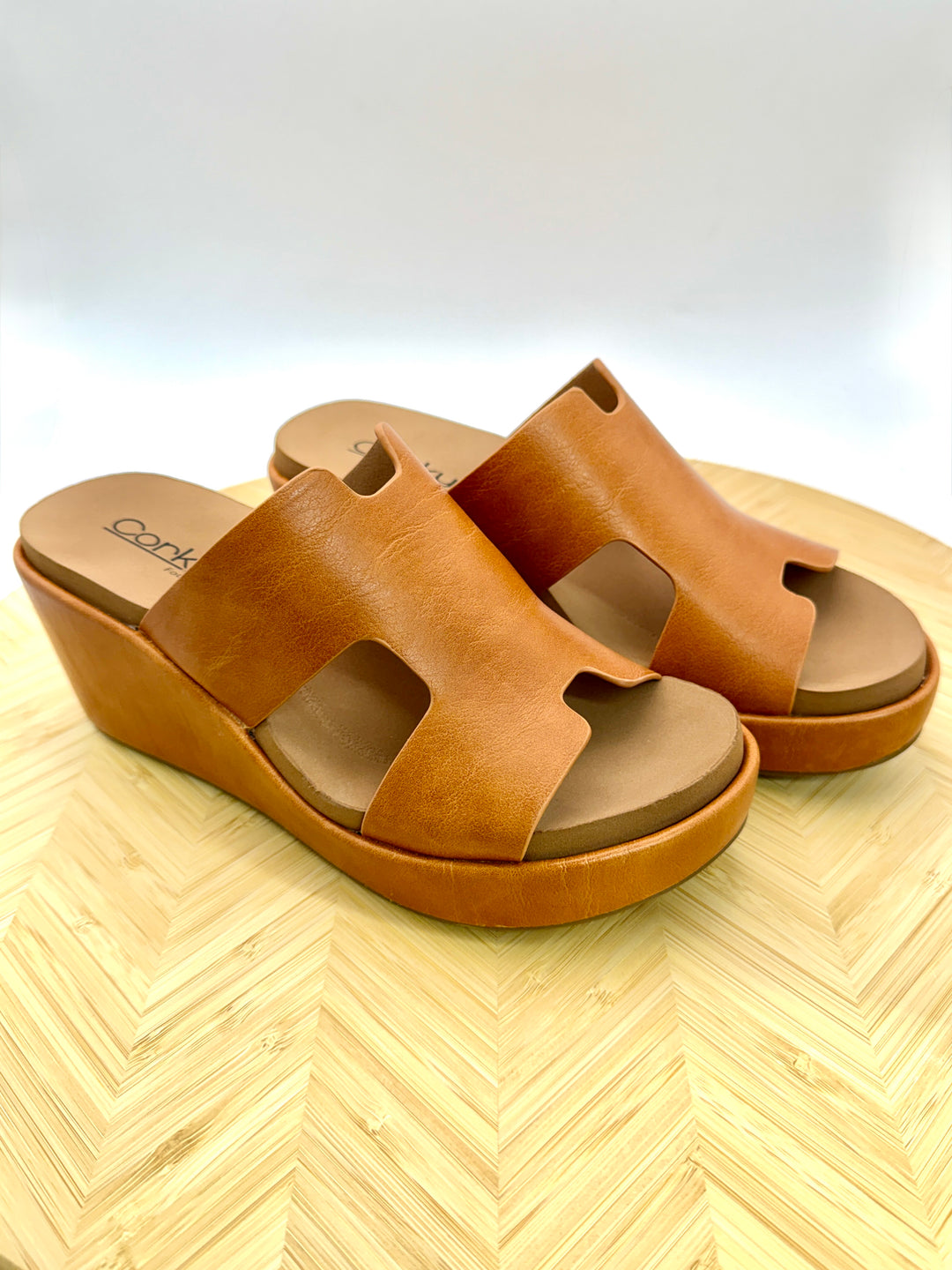 Cognac Pucker Up Wedge by Corkys
