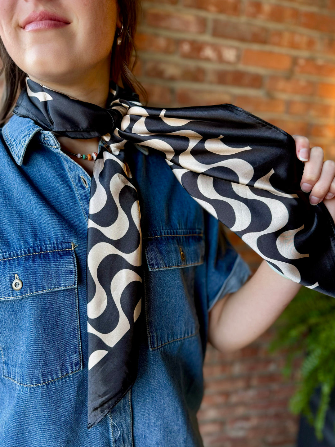 Bentli Wavy Geometric Scarf