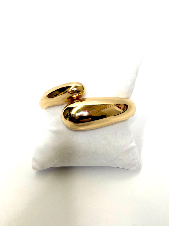 Itzel Gold Teardrop Bangle