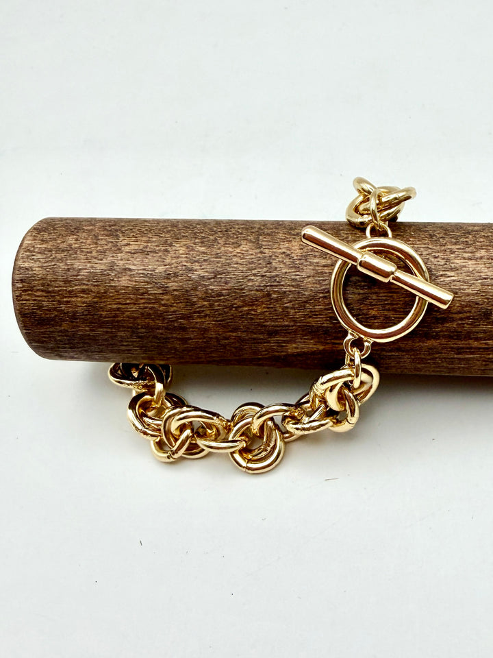 Golden Loop Toggle Clasp Clasp Bracelet