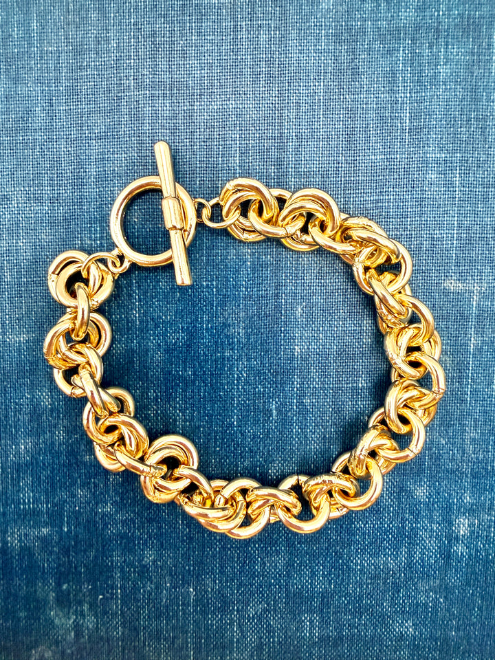 Golden Loop Toggle Clasp Clasp Bracelet