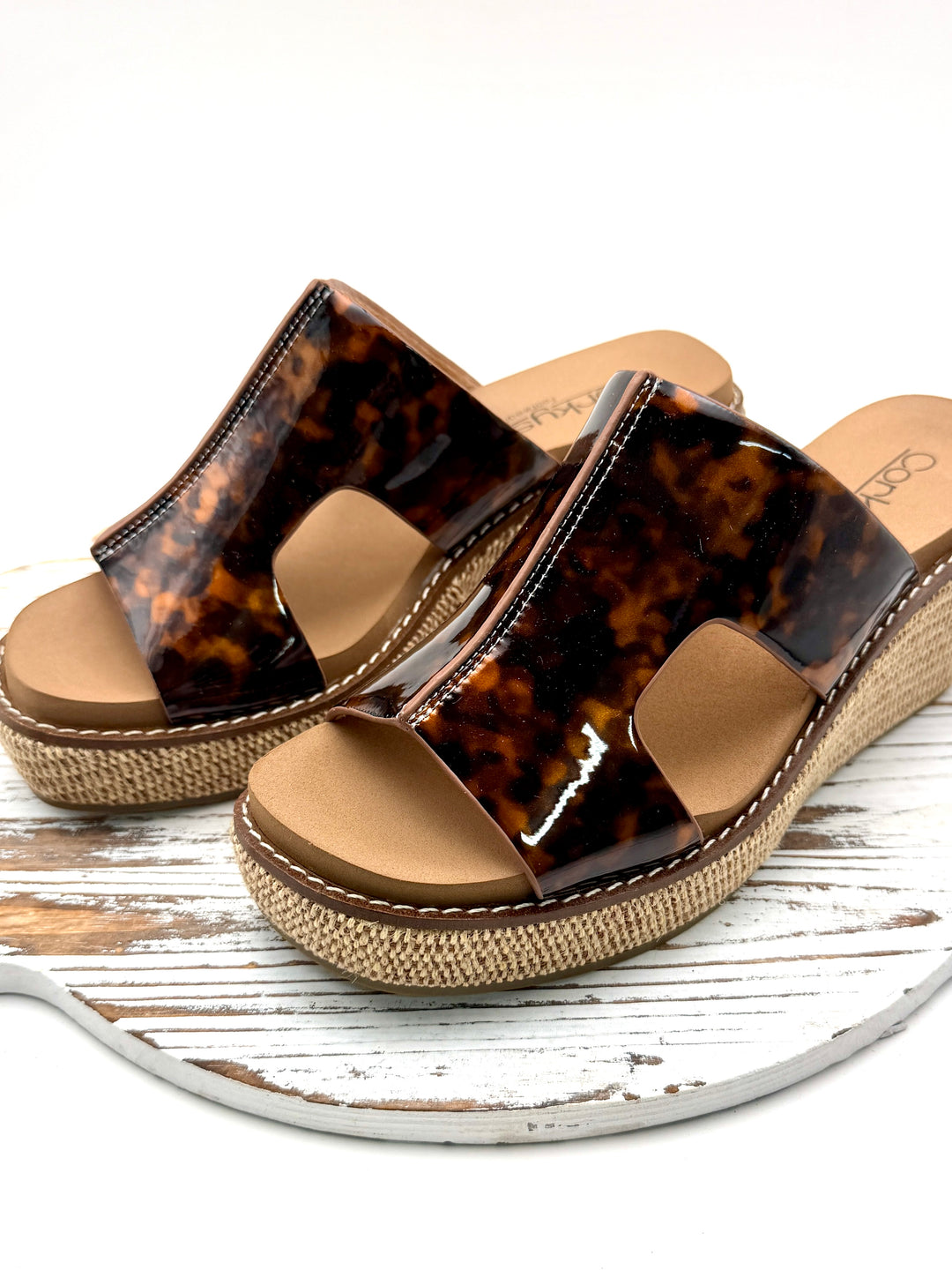 Kiss N Tell Tortoise Wedge by Corkys