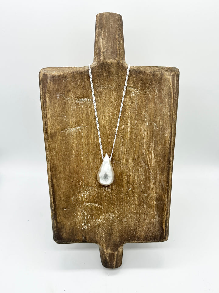 Leah Silver Teardrop Pendant Necklace