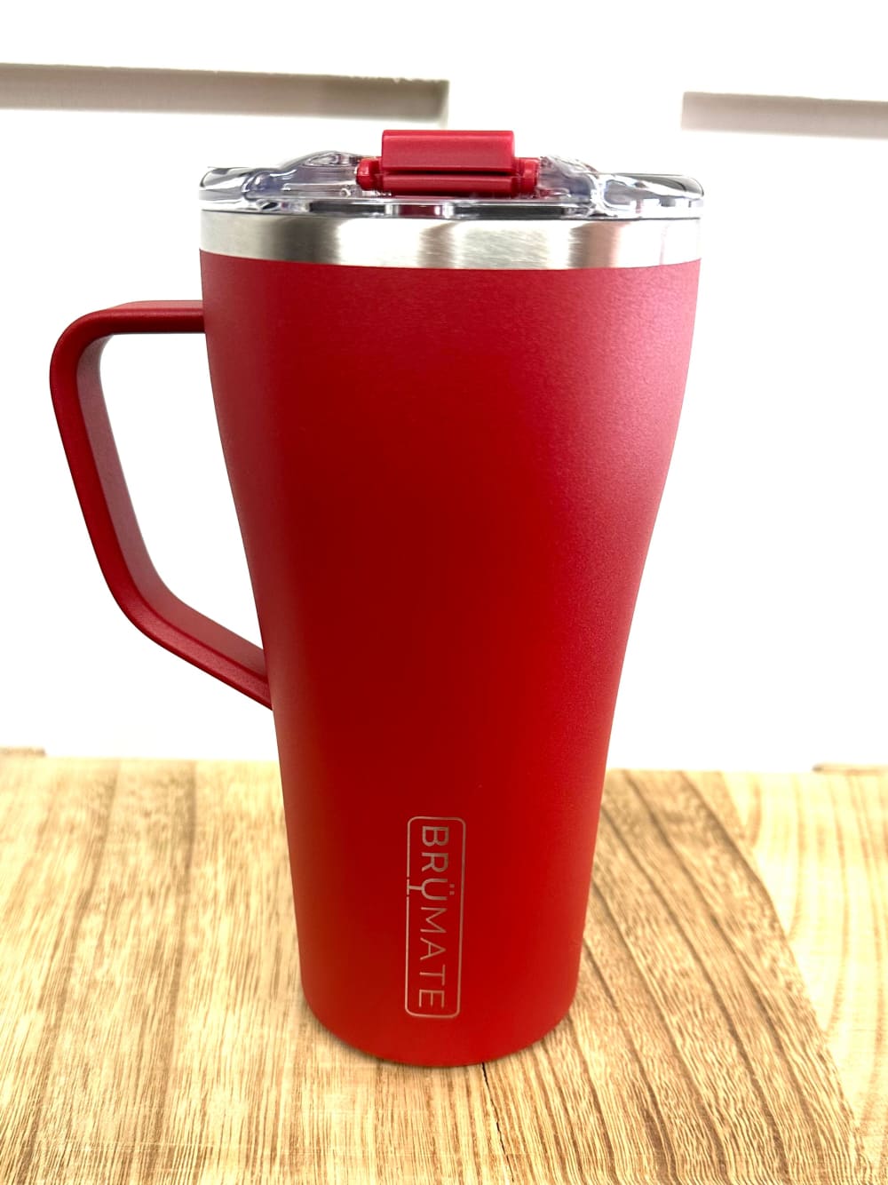 https://blessedbuffalo.com/cdn/shop/products/brumate-toddy-red-for-beverage-246_1800x1800.jpg?v=1674748641